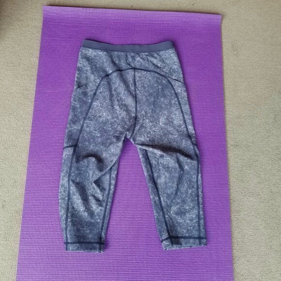 Lululemon High Rise Paddle Crop 15.75" Denim Wash Print Blue Hail Multi size 6-8 - Picture 4 of 8